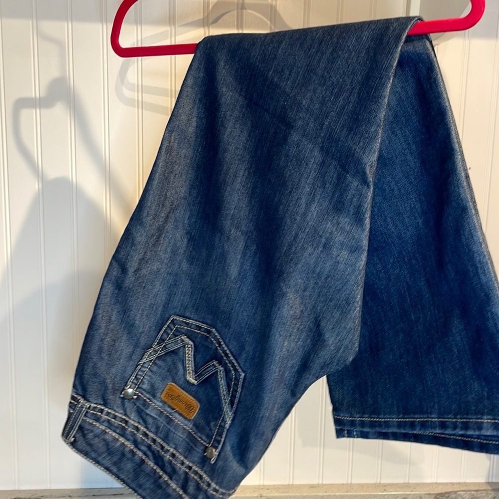NWOT Wrangler boot cut jeans!!